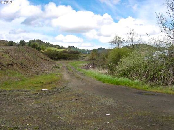 4094 NE Diamond Lake Blvd, Roseburg, OR 97470
